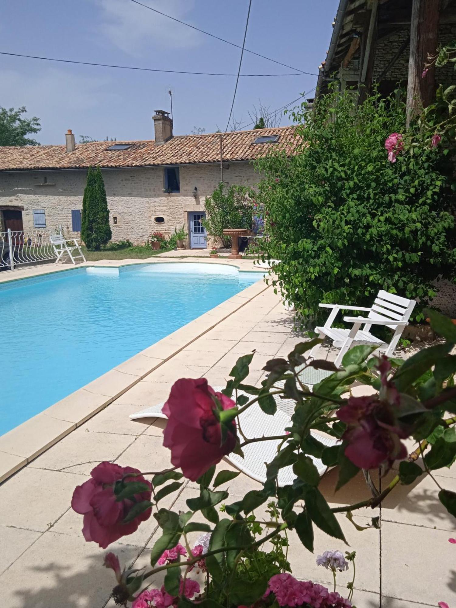 Bed and Breakfast Coucouhirondelle Brux Exterior foto
